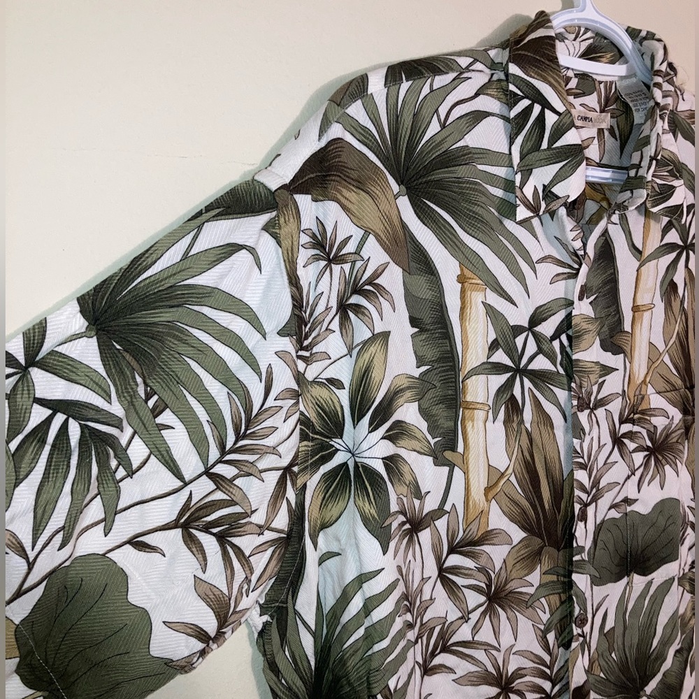 Moda Campia Moda Hawaiian Button Up Shirt